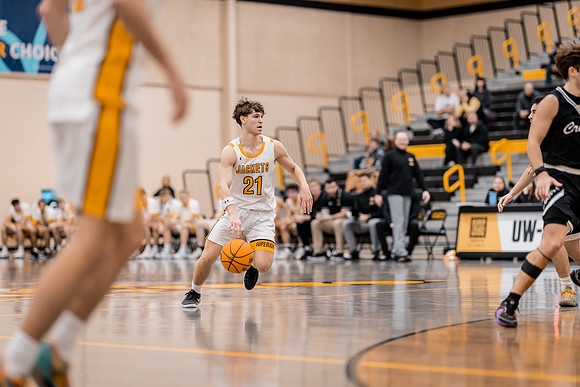 MBB vs Crown-9