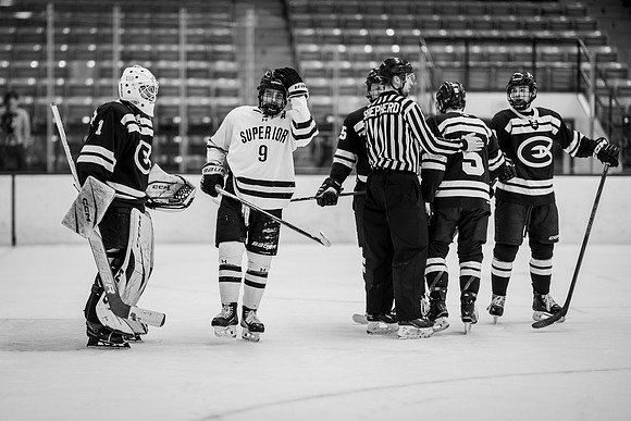 UWS MHKY vs UWEC-10