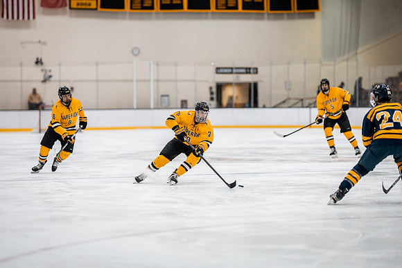 UWS MHKY vs UWEC-16