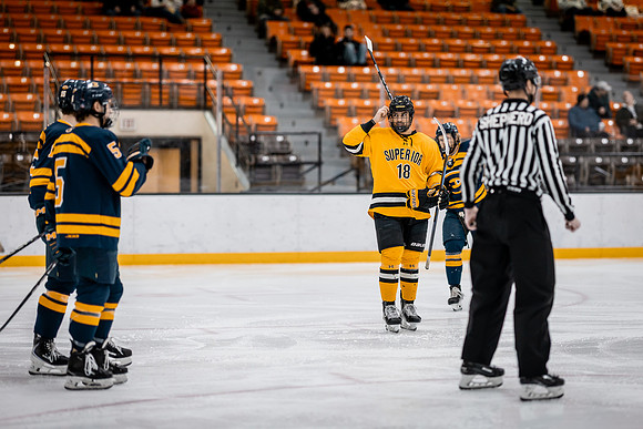 UWS MHKY vs UWEC-4