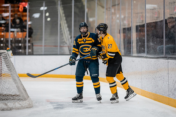 UWS MHKY vs UWEC-18