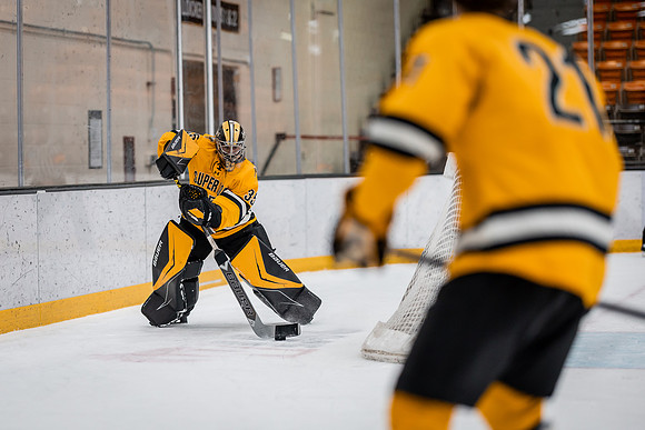 UWS MHKY vs UWEC-20