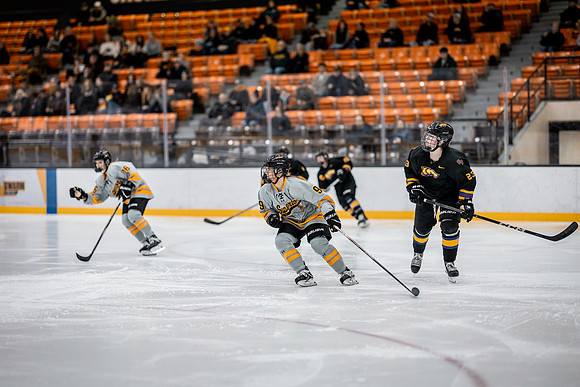 UWS WHKY vs UWSP-95