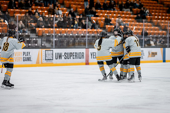 UWS WHKY vs UWSP-53
