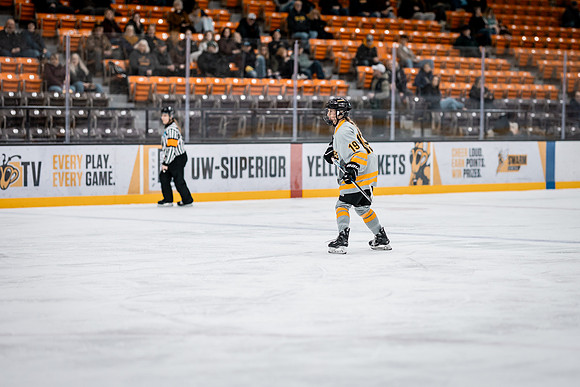 UWS WHKY vs UWSP-44