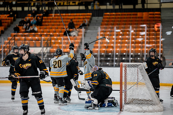 UWS WHKY vs UWSP-87