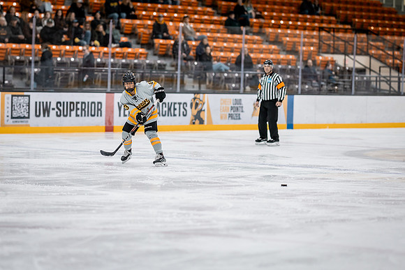 UWS WHKY vs UWSP-25