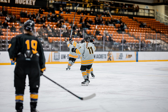 UWS WHKY vs UWSP-49