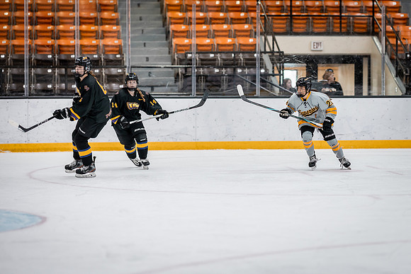 UWS WHKY vs UWSP-64