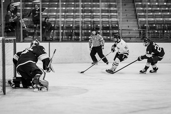 UWS MHKY vs Stout -13