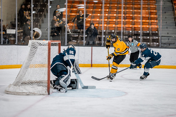 UWS MHKY vs Stout -14