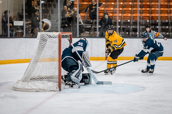 UWS MHKY vs Stout -15