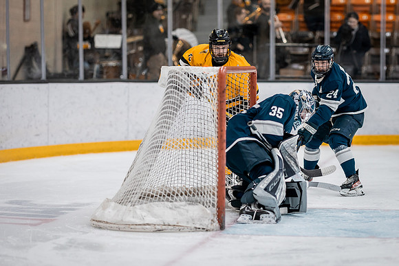 UWS MHKY vs Stout -17