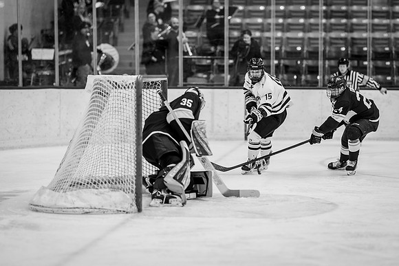 UWS MHKY vs Stout -16