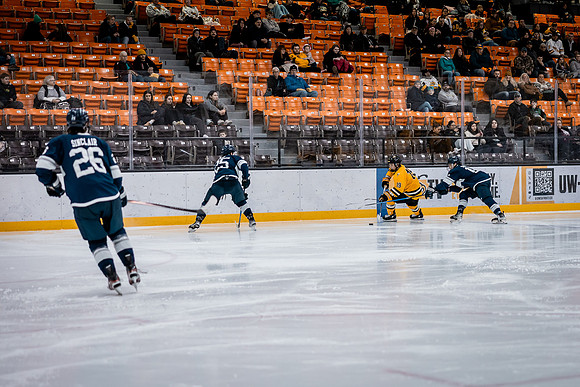 UWS MHKY vs Stout -72