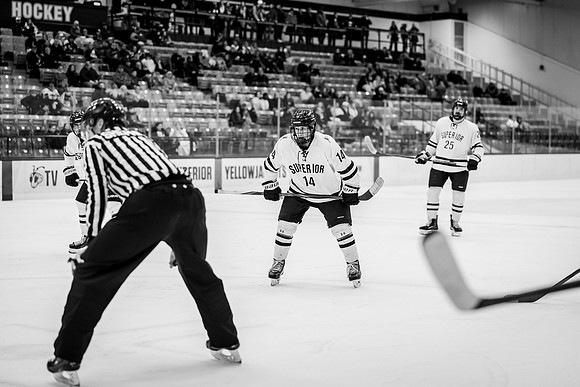 UWS MHKY vs Stout -100