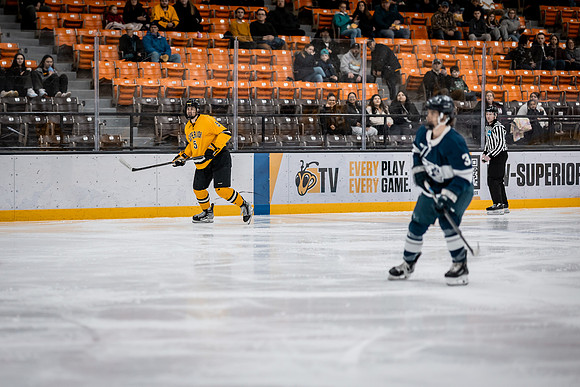 UWS MHKY vs Stout