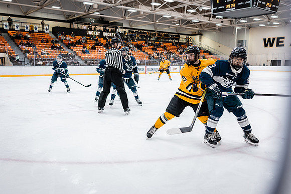 UWS MHKY vs Stout -84