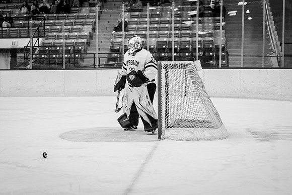 UWS MHKY vs Stout -104