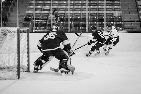 UWS MHKY vs Stout -26