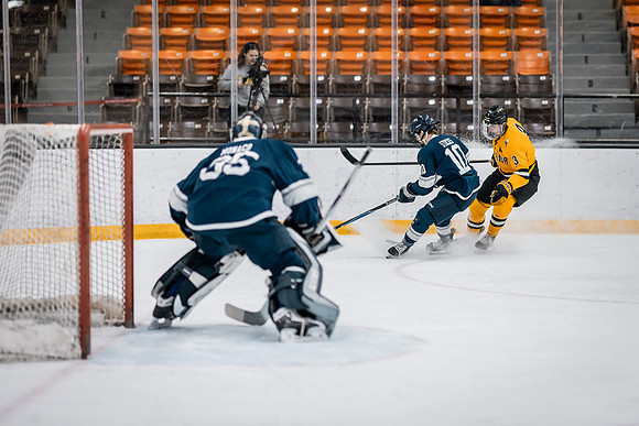UWS MHKY vs Stout -25