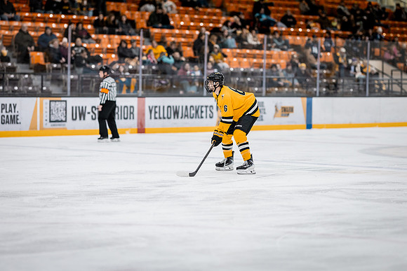 UWS MHKY vs Stout -19