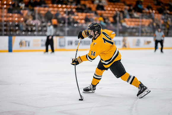 UWS MHKY vs Stout -25