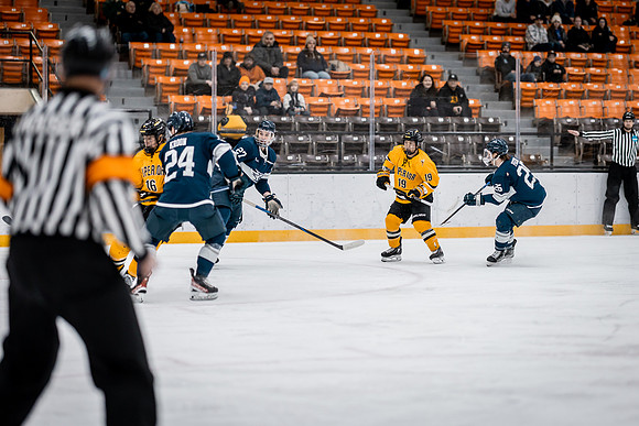 UWS MHKY vs Stout -22