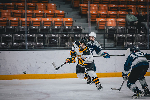 CMHKY vs UWSTOUT -7