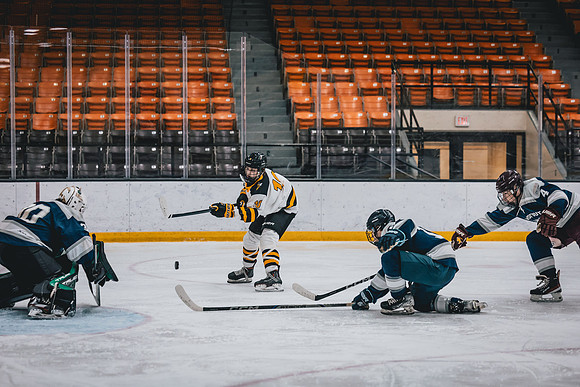 CMHKY vs UWSTOUT -2