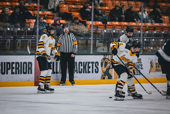 CMHKY vs UWSTOUT -19