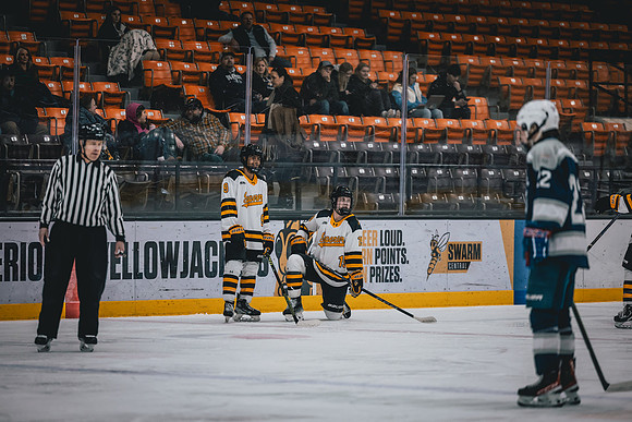 CMHKY vs UWSTOUT -20