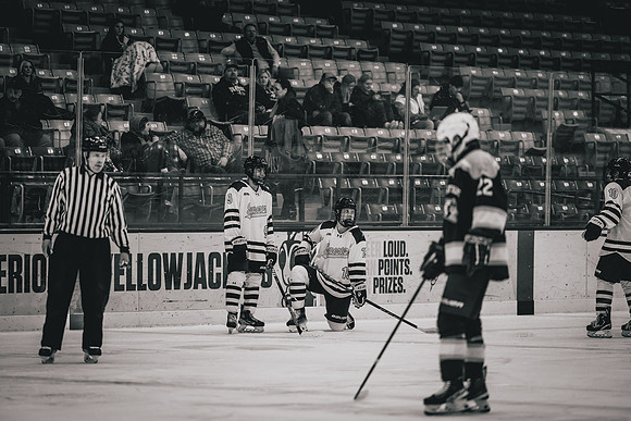 CMHKY vs UWSTOUT -22
