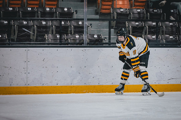 CMHKY vs UWSTOUT -13