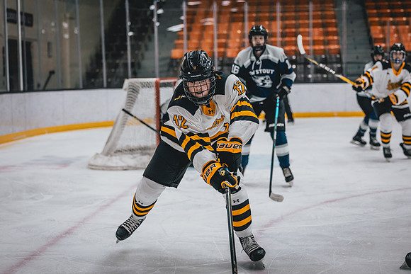 CMHKY vs UWSTOUT -14