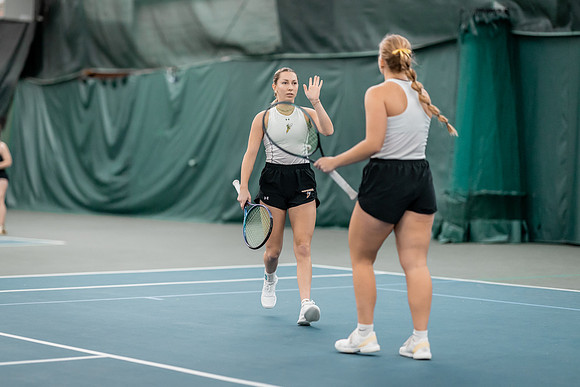 Tennis vs Concordia-87