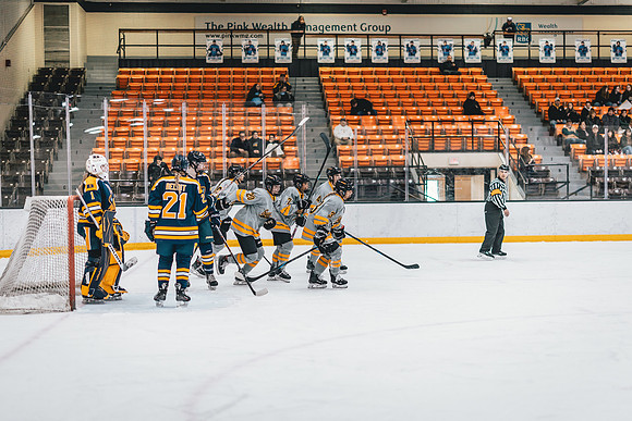 UWS WHKY vs Beloit 0221-25