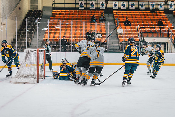 UWS WHKY vs Beloit 0221-21