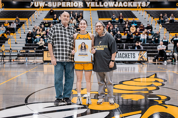 UWSWBB vs UMM-19