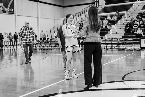 UWSWBB vs UMM-18