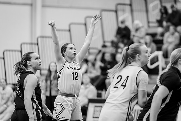 UWSWBB vs UMM-137