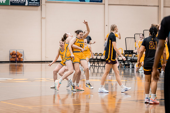 UWSWBB vs UMM-123