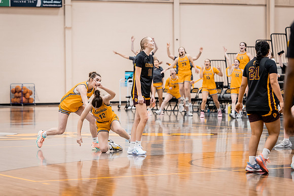 UWSWBB vs UMM-119