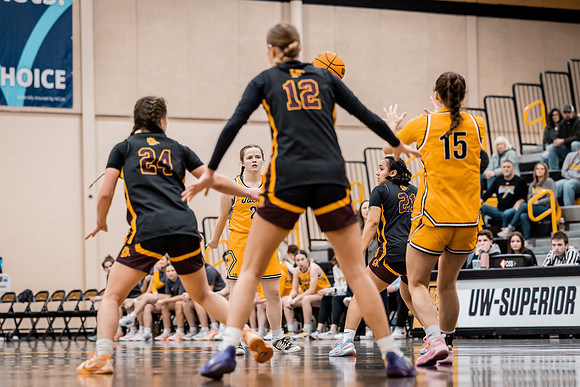 UWSWBB vs UMM-85