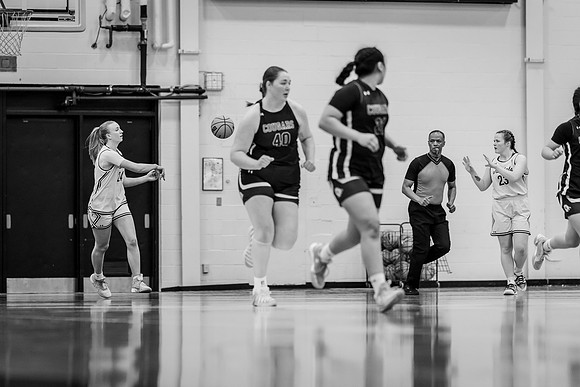 UWSWBB vs UMM-87