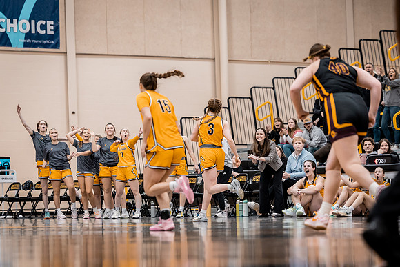 UWSWBB vs UMM-92