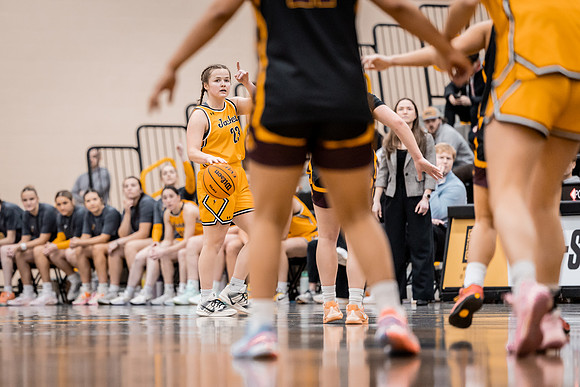 UWSWBB vs UMM-78
