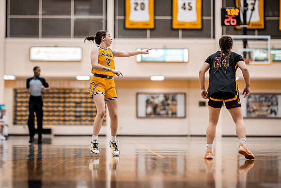 UWSWBB vs UMM-178