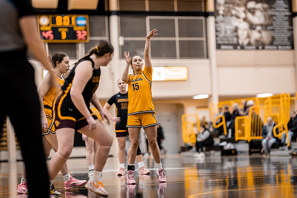 UWSWBB vs UMM-144