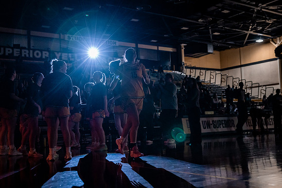 UWSWBB vs UMM-40